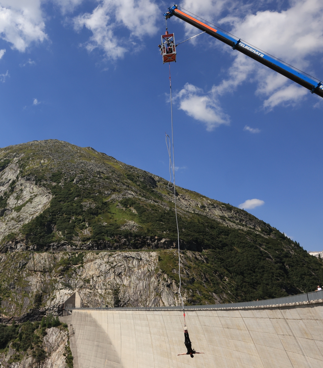 Bungee Jumping na hrázi